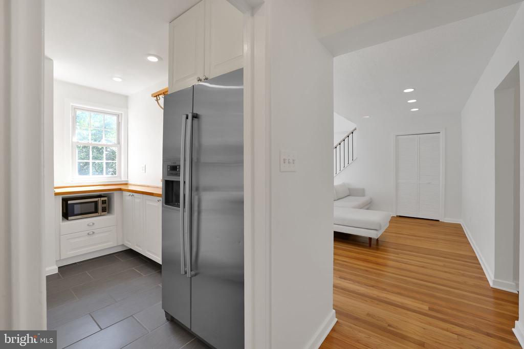 2312 COLSTON DRIVE 201