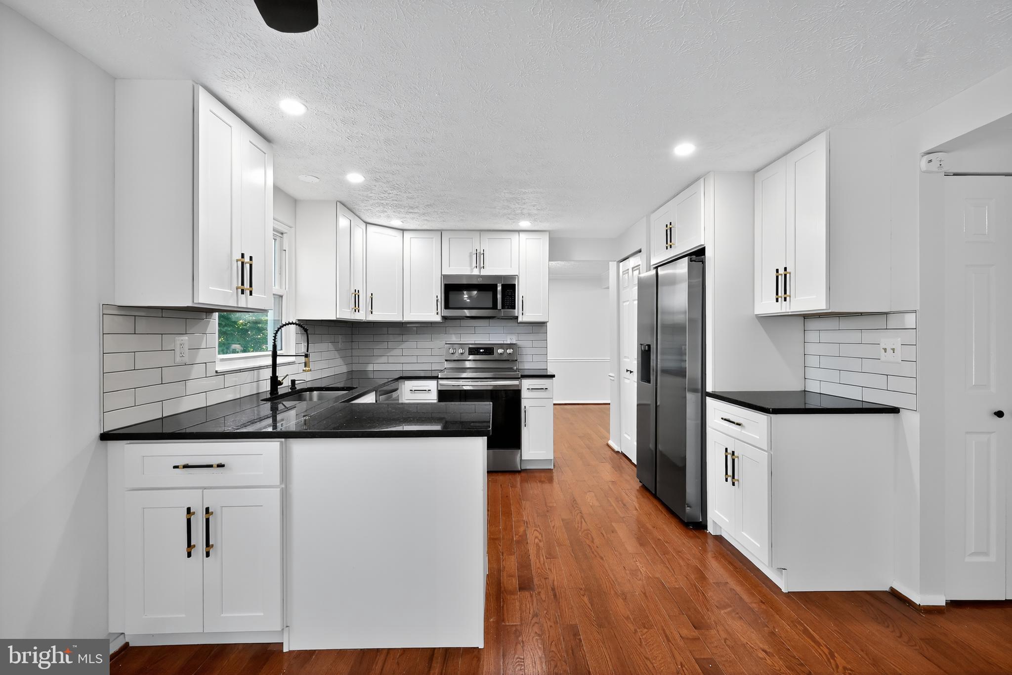 1316 SWINGINGDALE DRIVE