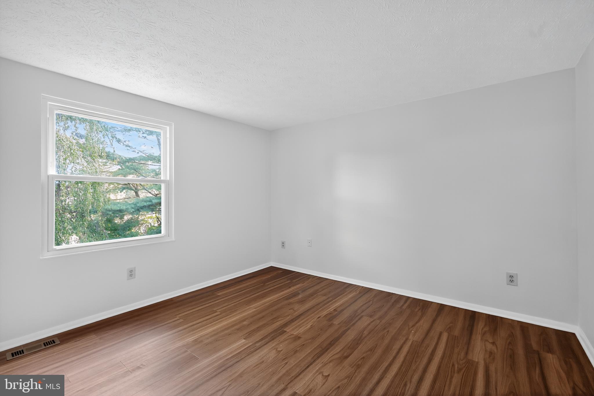 1316 SWINGINGDALE DRIVE