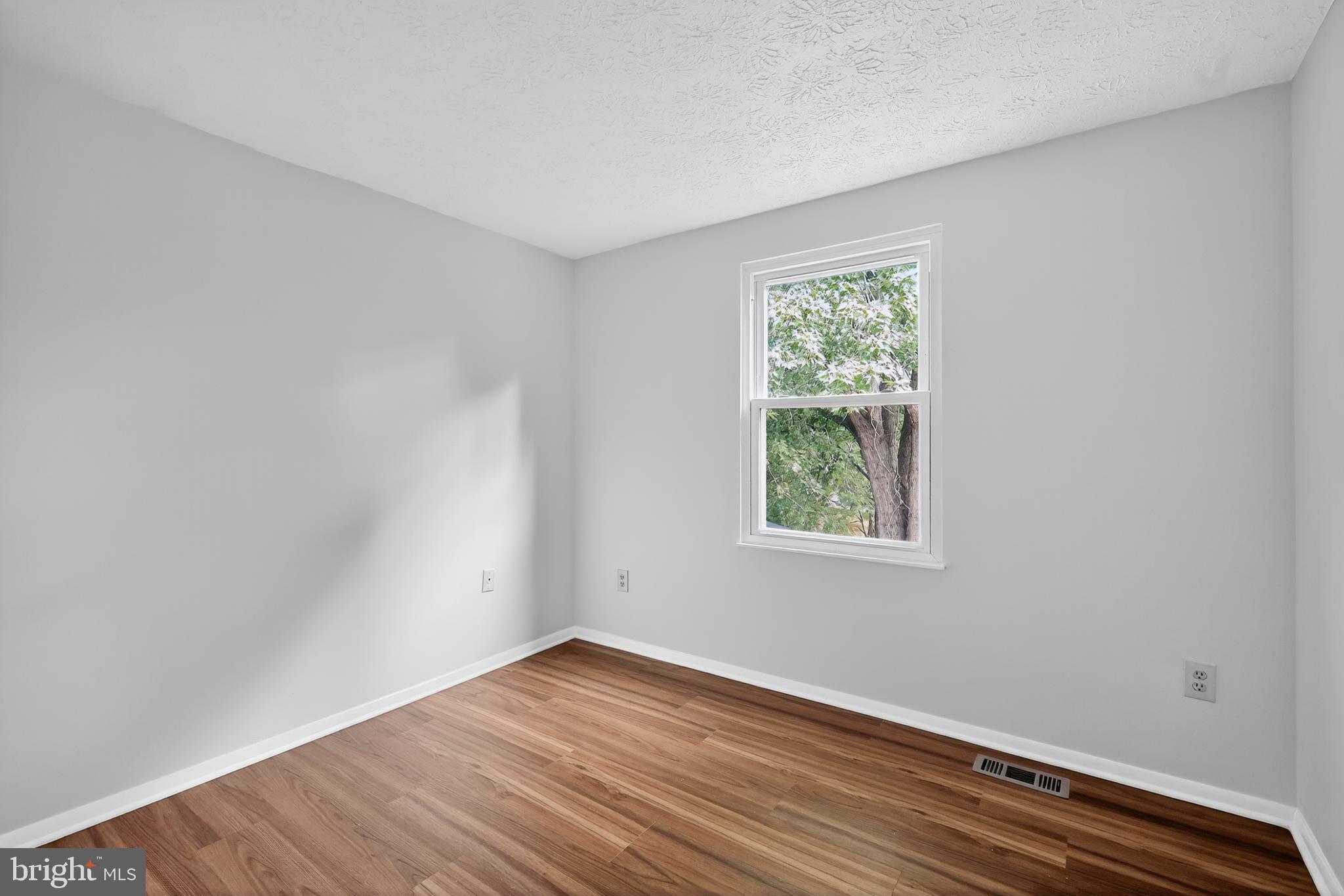 1316 SWINGINGDALE DRIVE