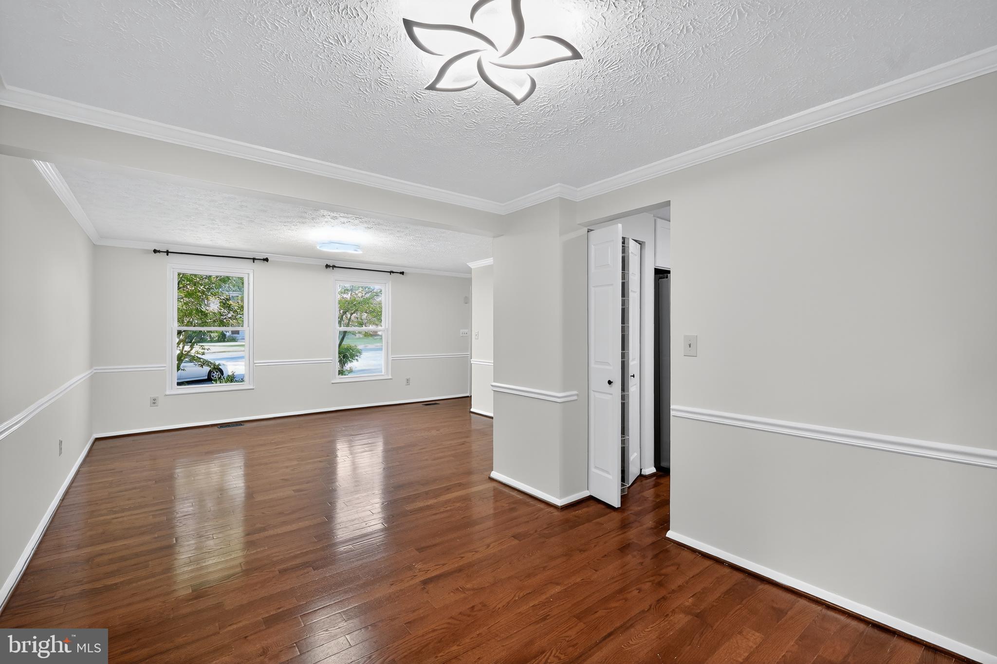 1316 SWINGINGDALE DRIVE