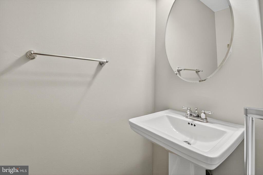 5 TURNHAM COURT