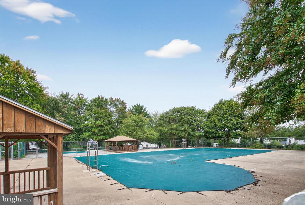 20929 SCOTTSBURY DRIVE