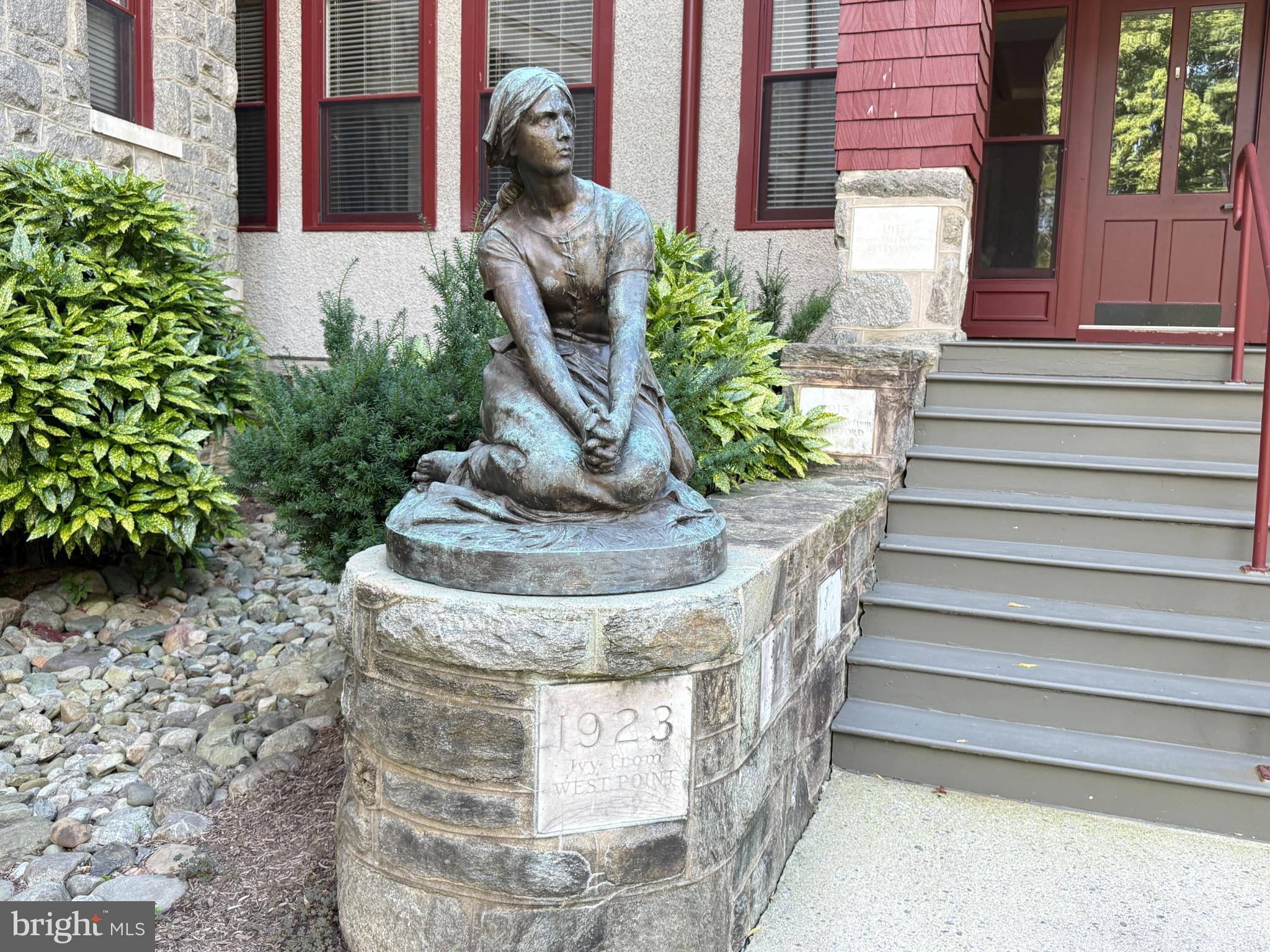 2701 HUME DRIVE 1200