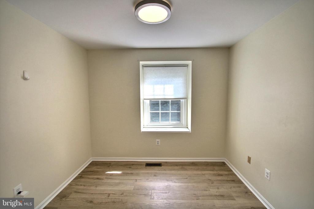 5 APPLESEED LANE