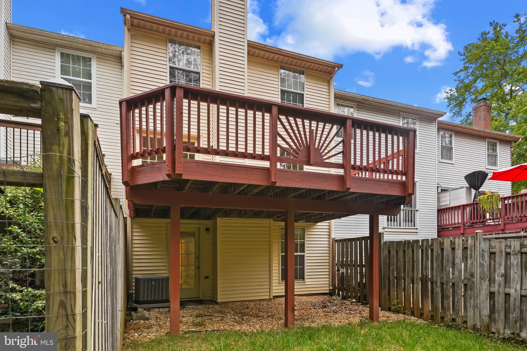 744 CLIFFTOP DRIVE