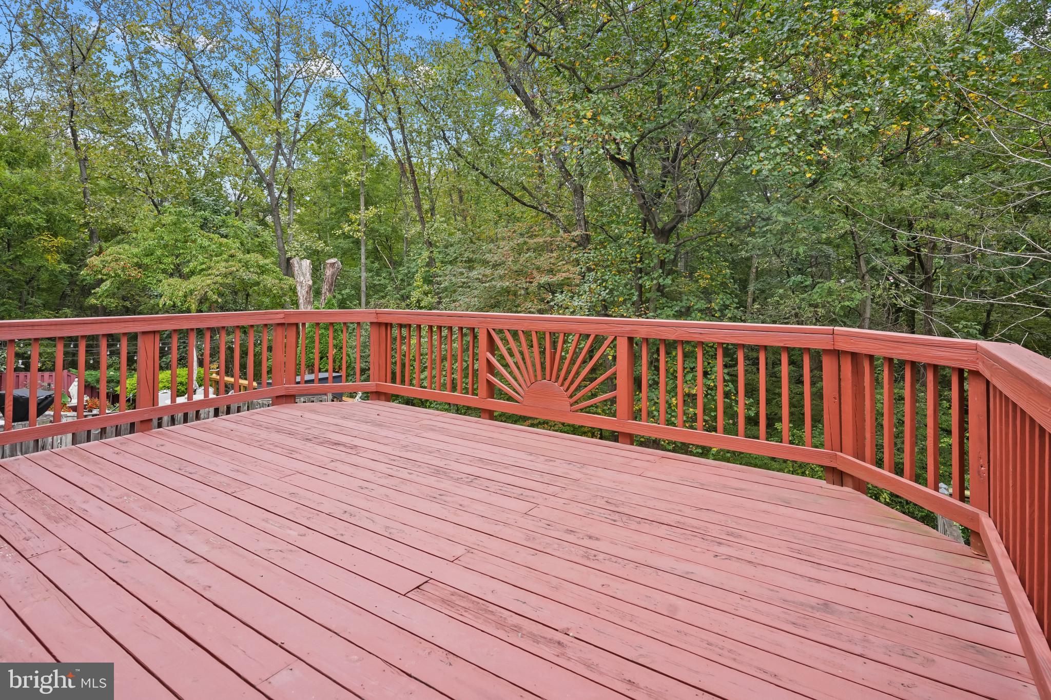 744 CLIFFTOP DRIVE