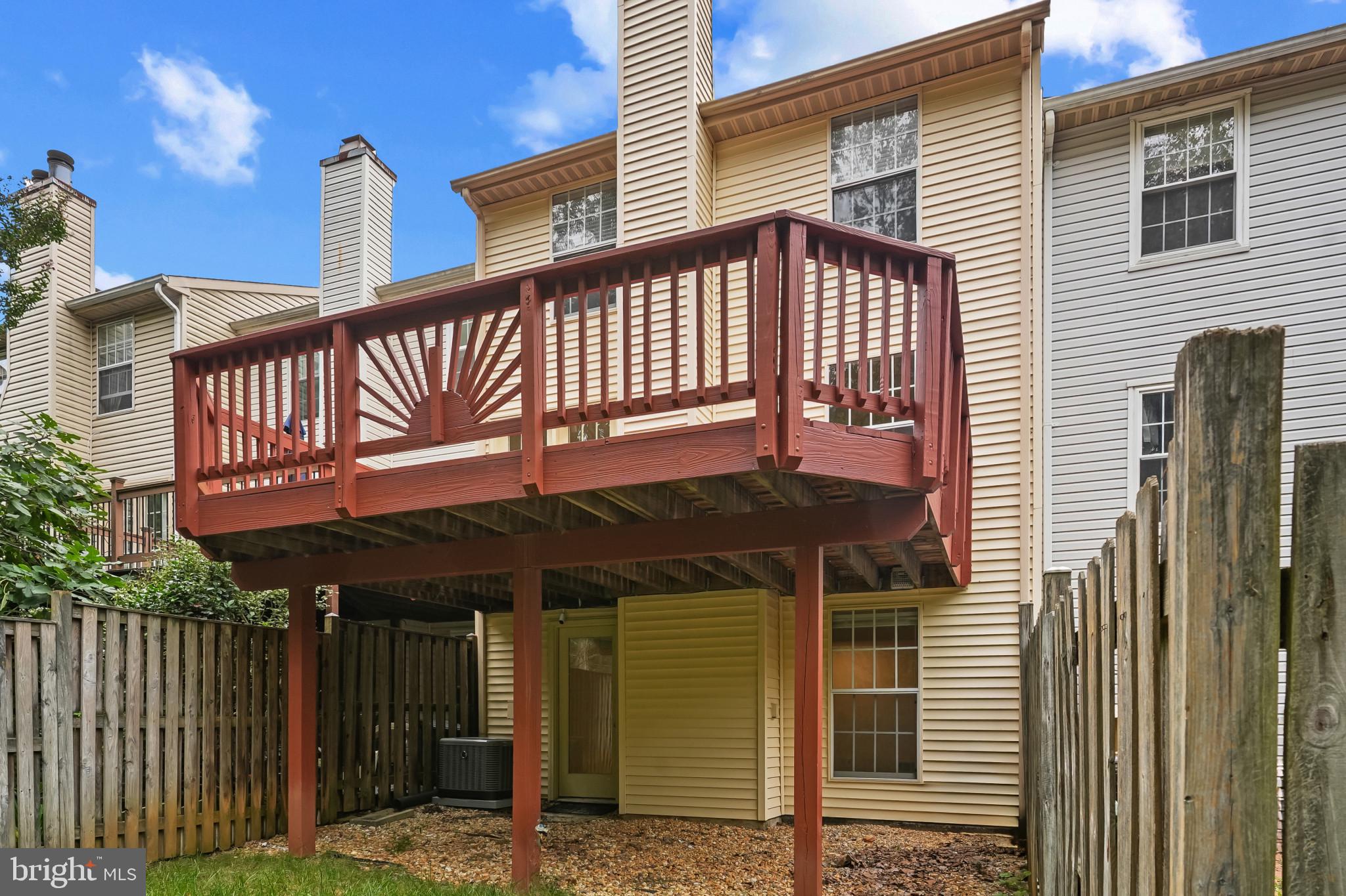 744 CLIFFTOP DRIVE