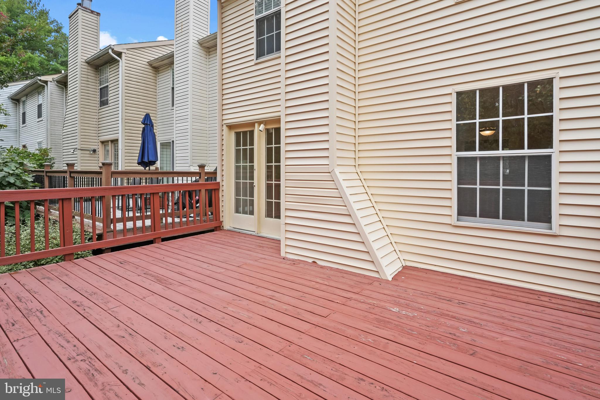 744 CLIFFTOP DRIVE