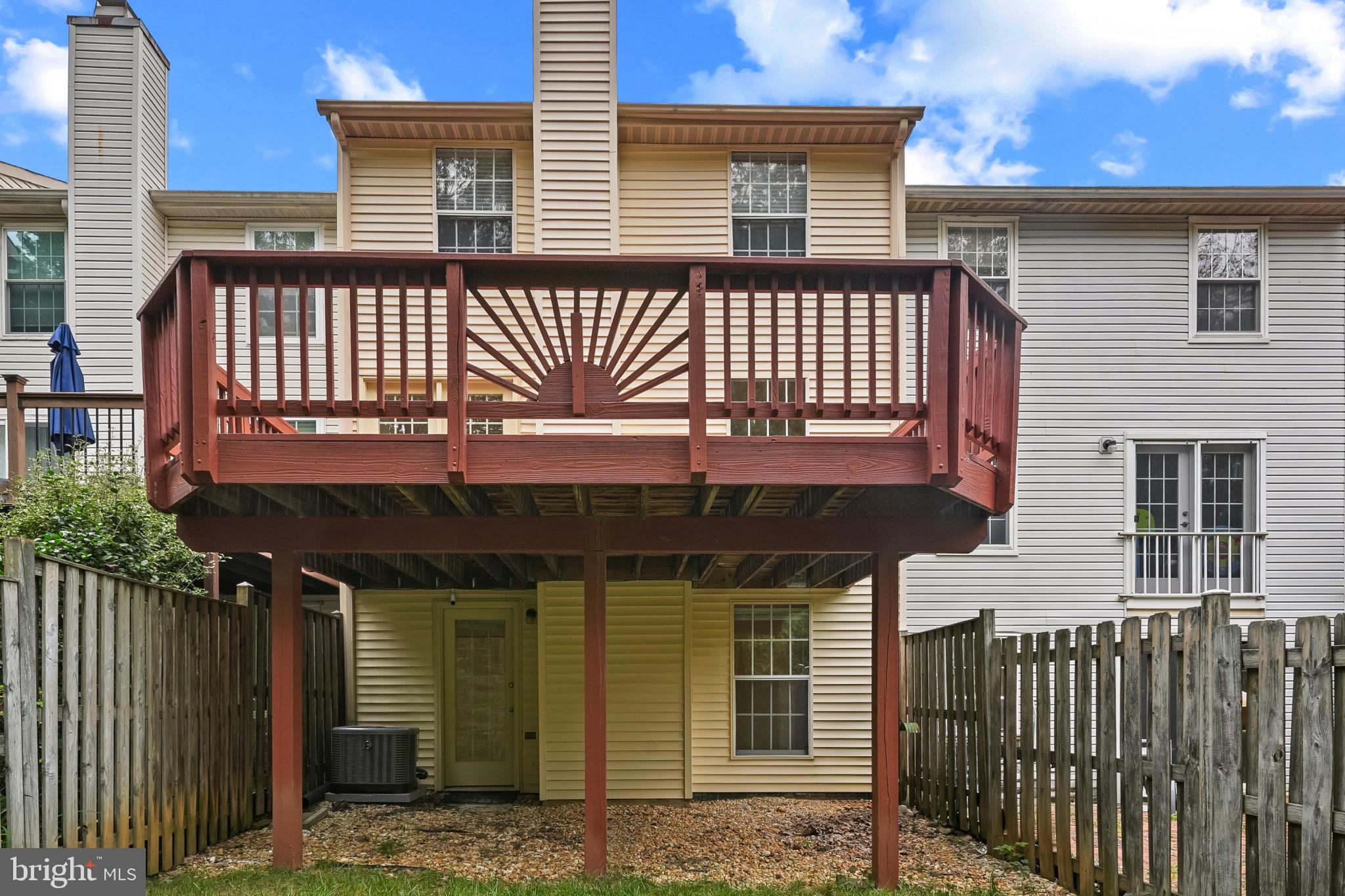 744 CLIFFTOP DRIVE