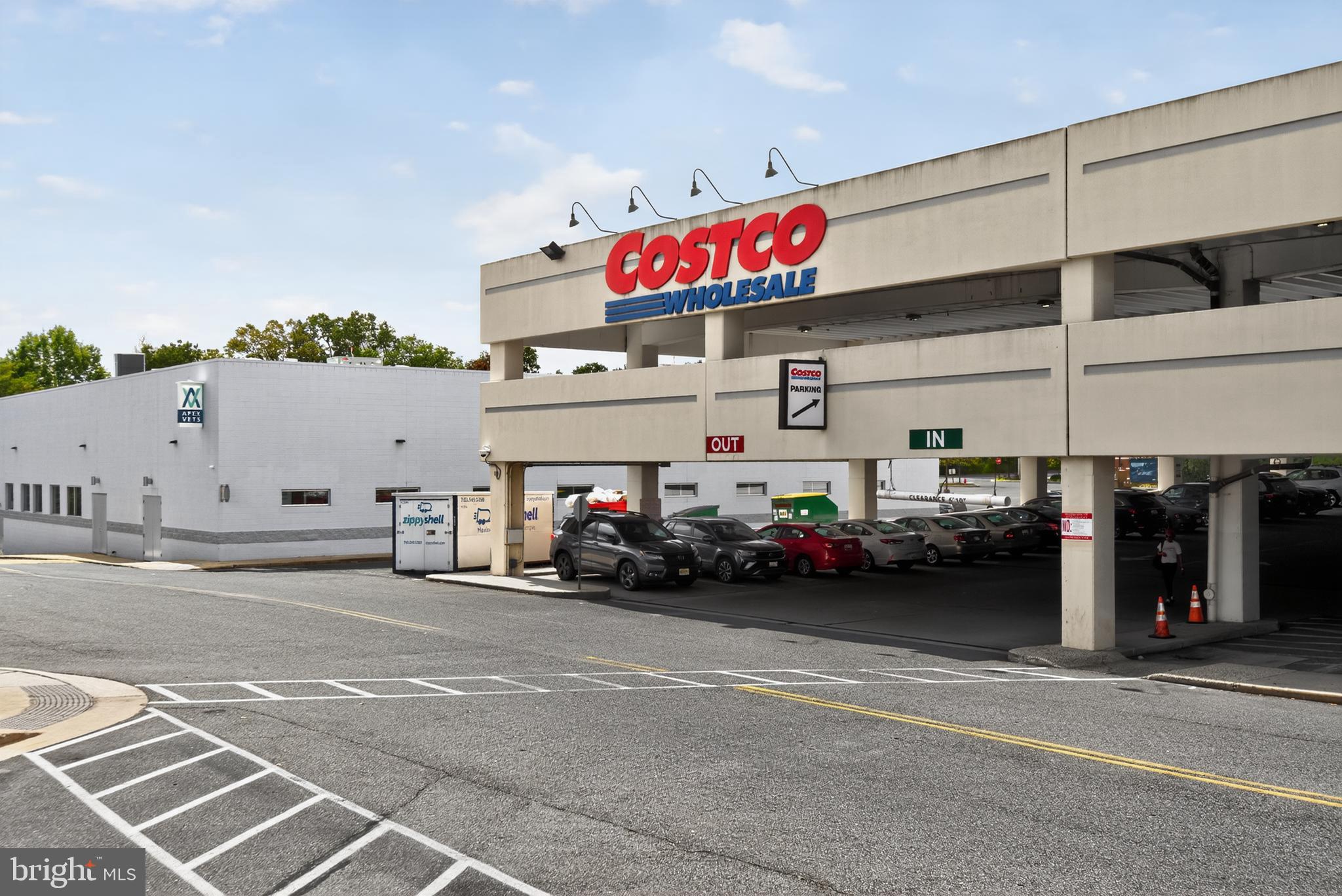 10808 DRAWBRIDGE COURT