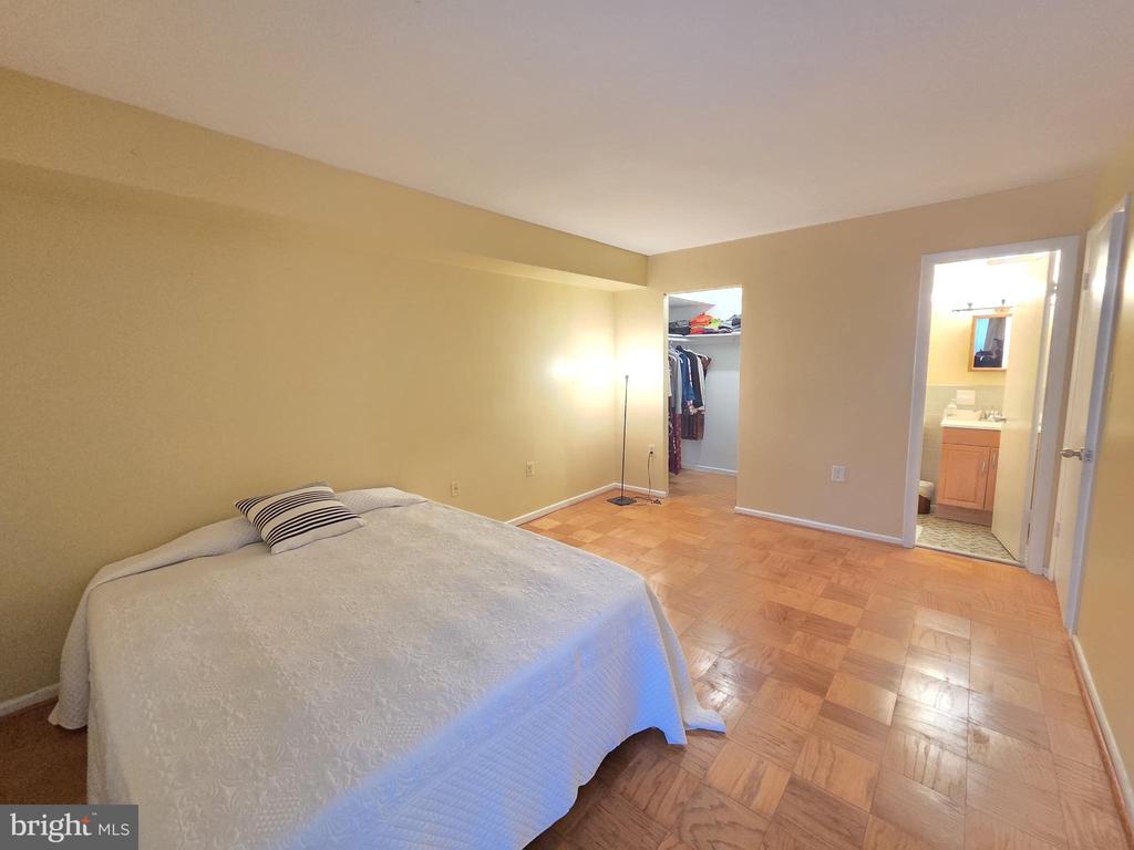2302 GREENERY LANE 301-16