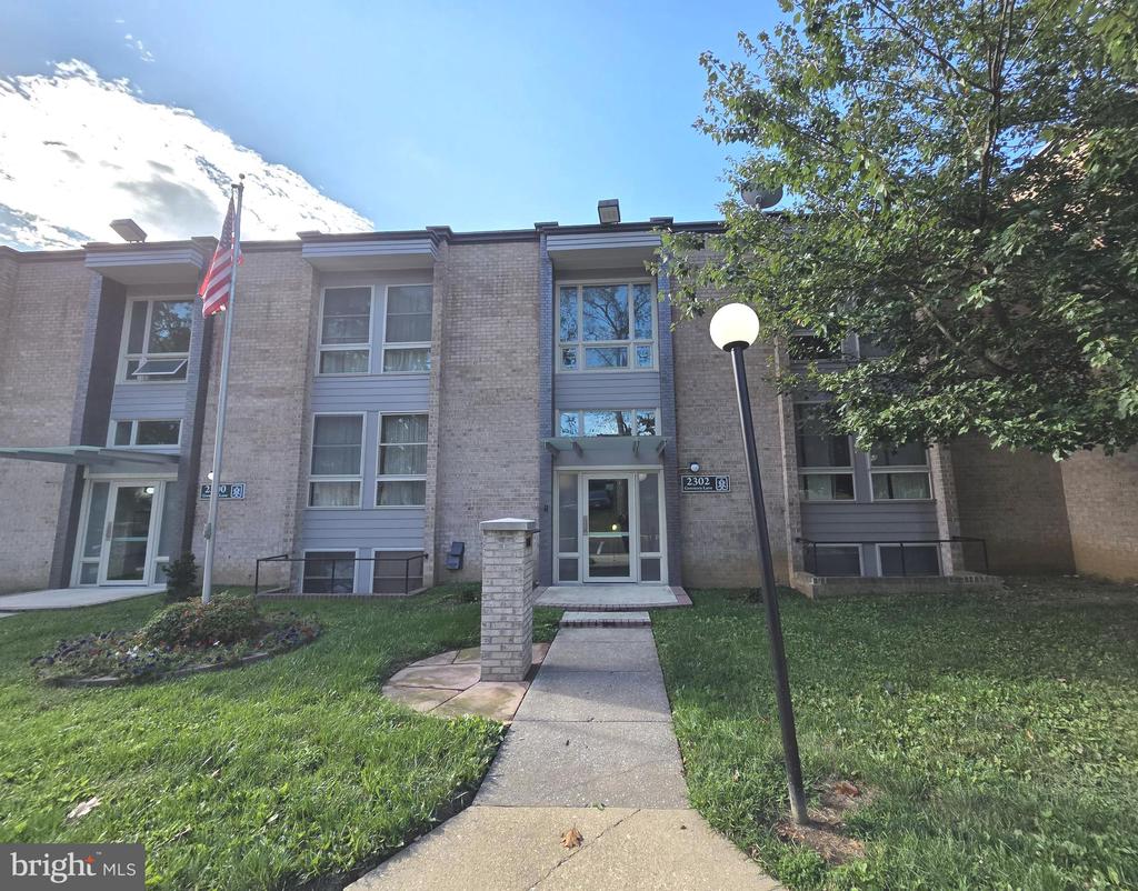 2302 GREENERY LANE 301-16