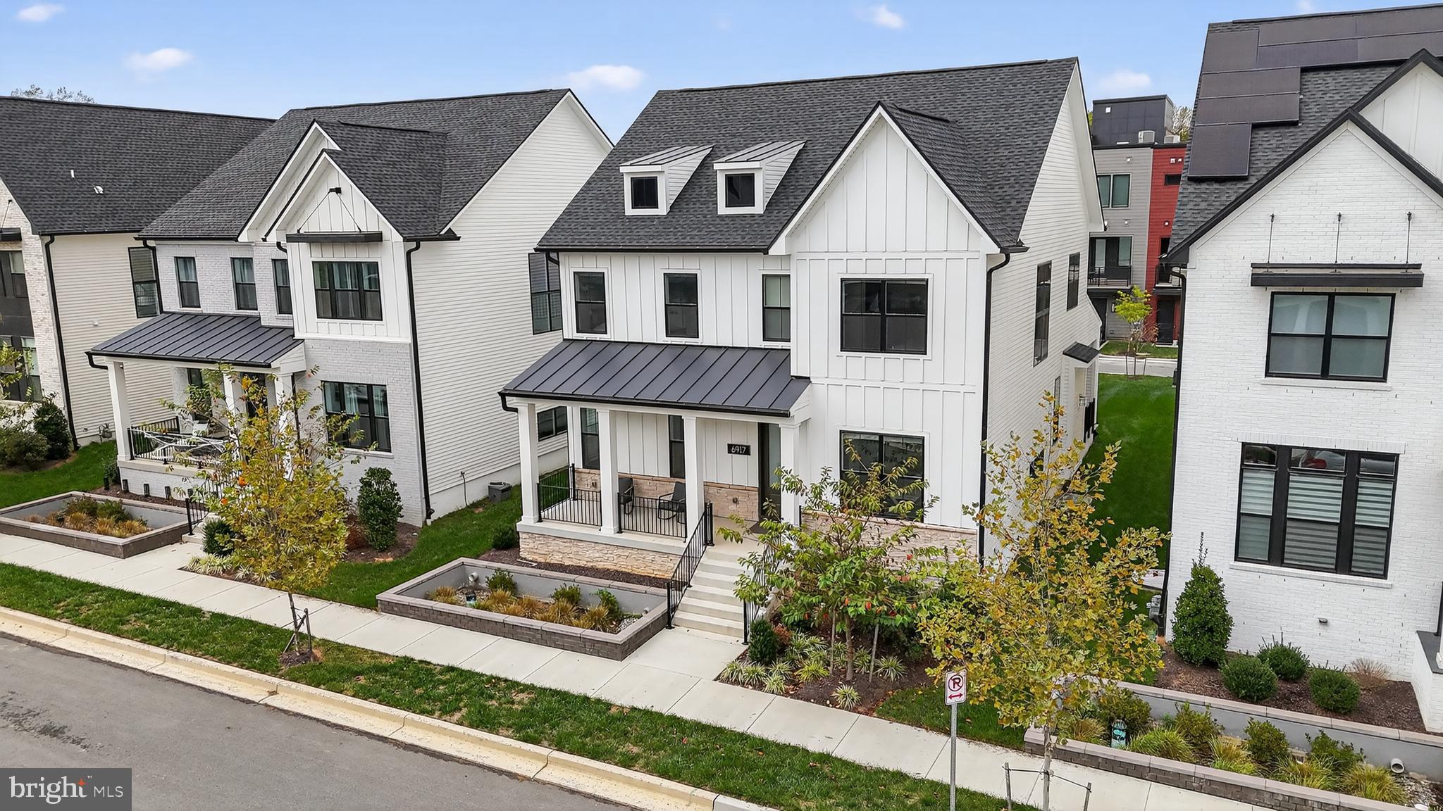 6917 SILVER LINDEN ST