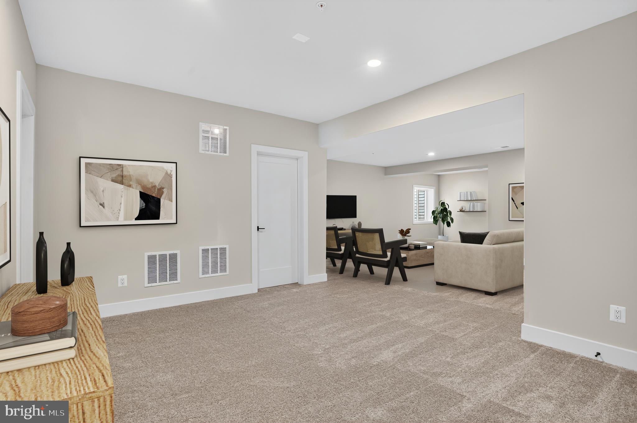 6917 SILVER LINDEN ST