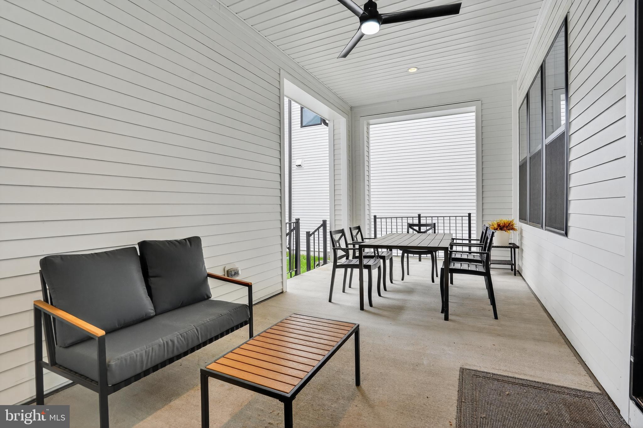 6917 SILVER LINDEN ST