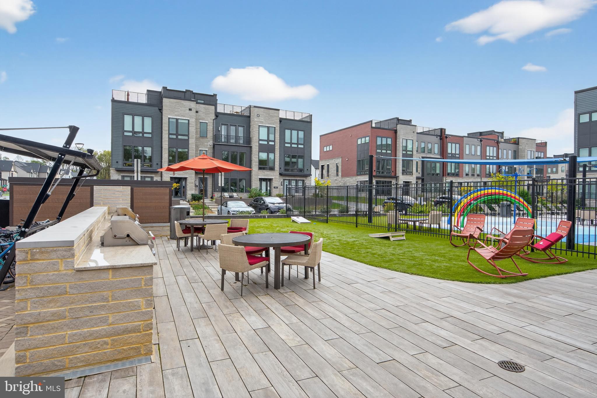 6917 SILVER LINDEN ST