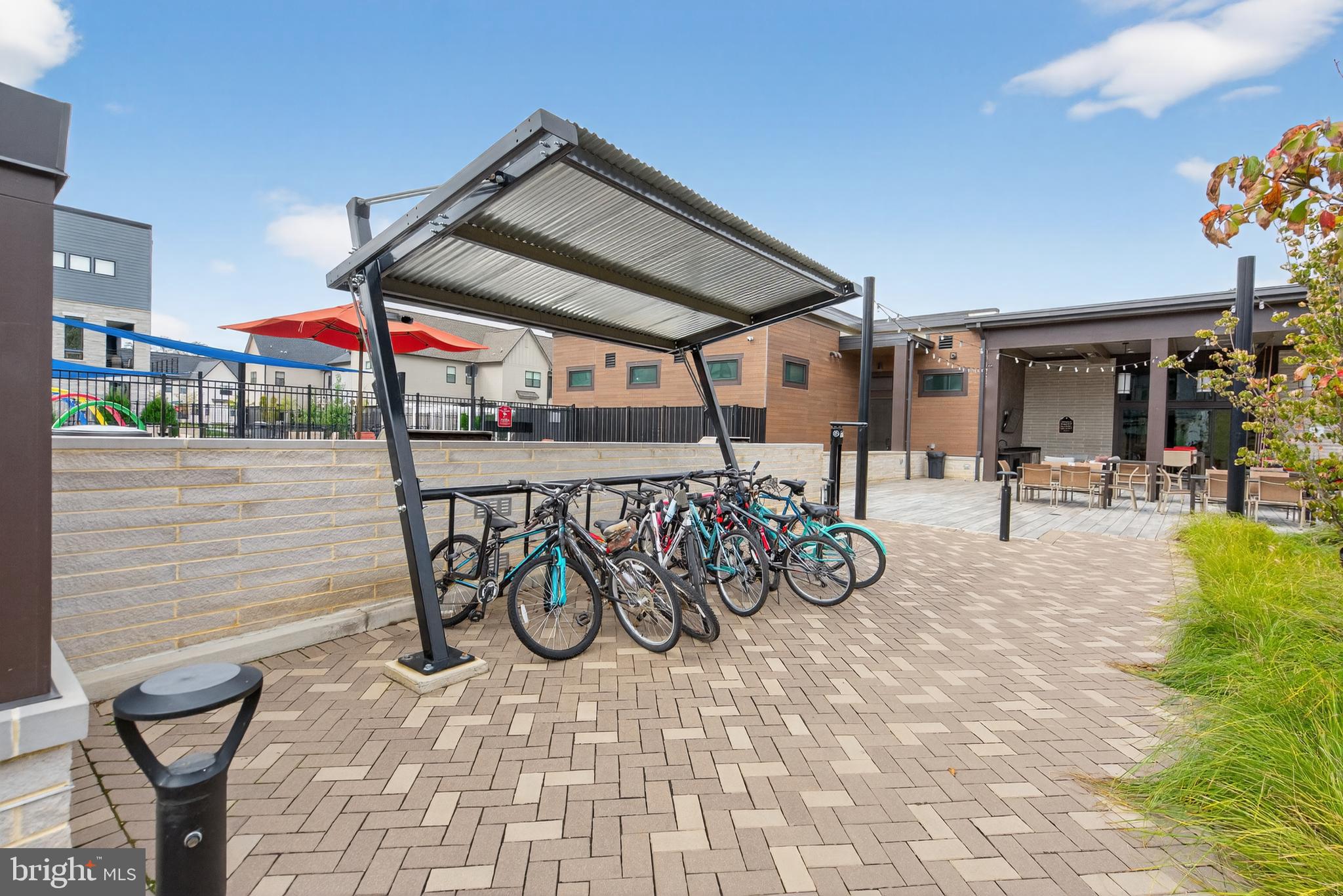 6917 SILVER LINDEN ST