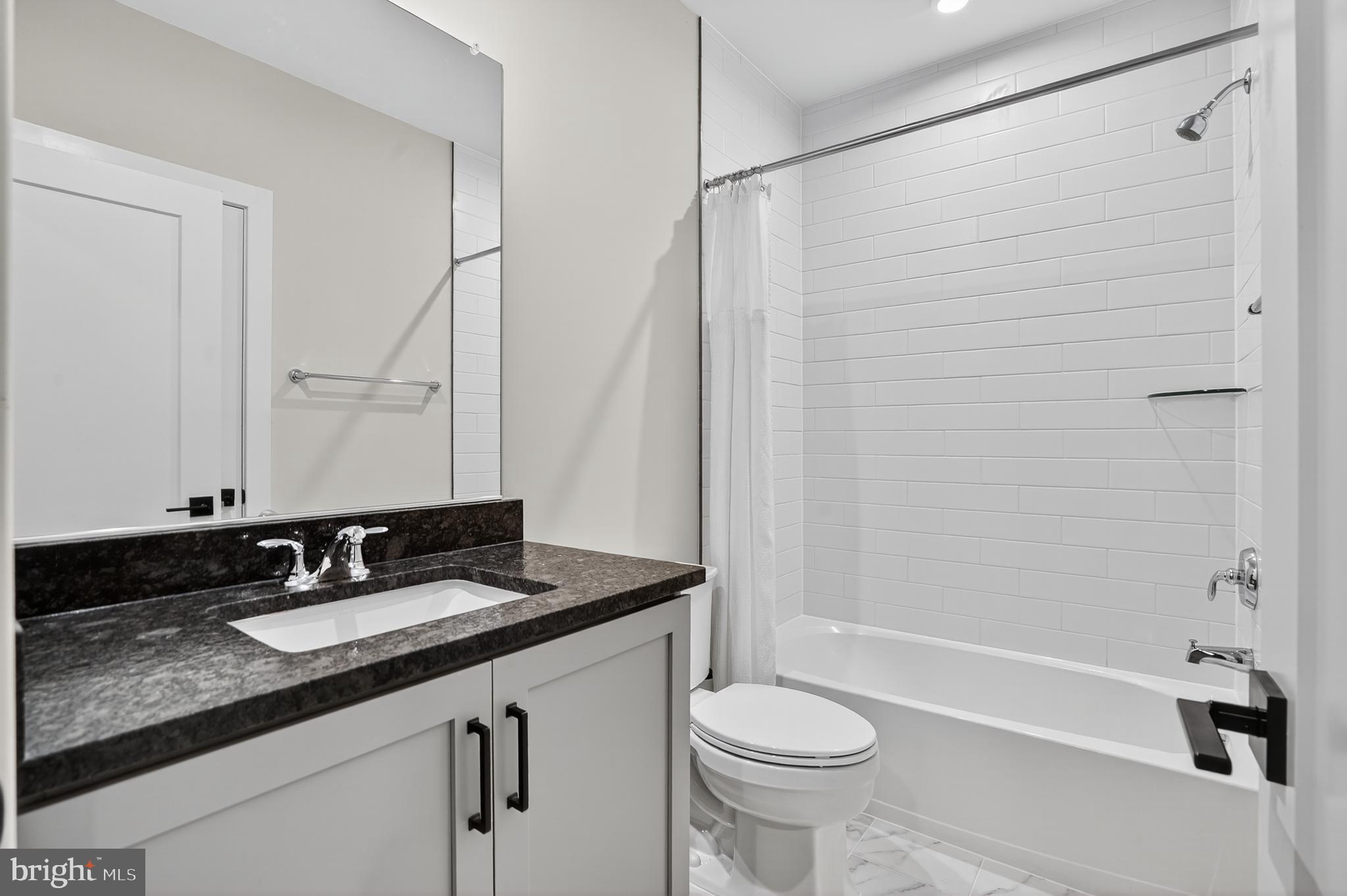 6917 SILVER LINDEN ST