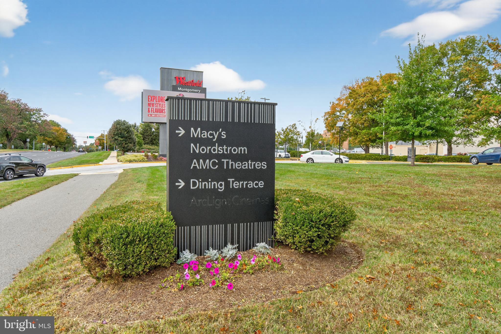 6917 SILVER LINDEN ST