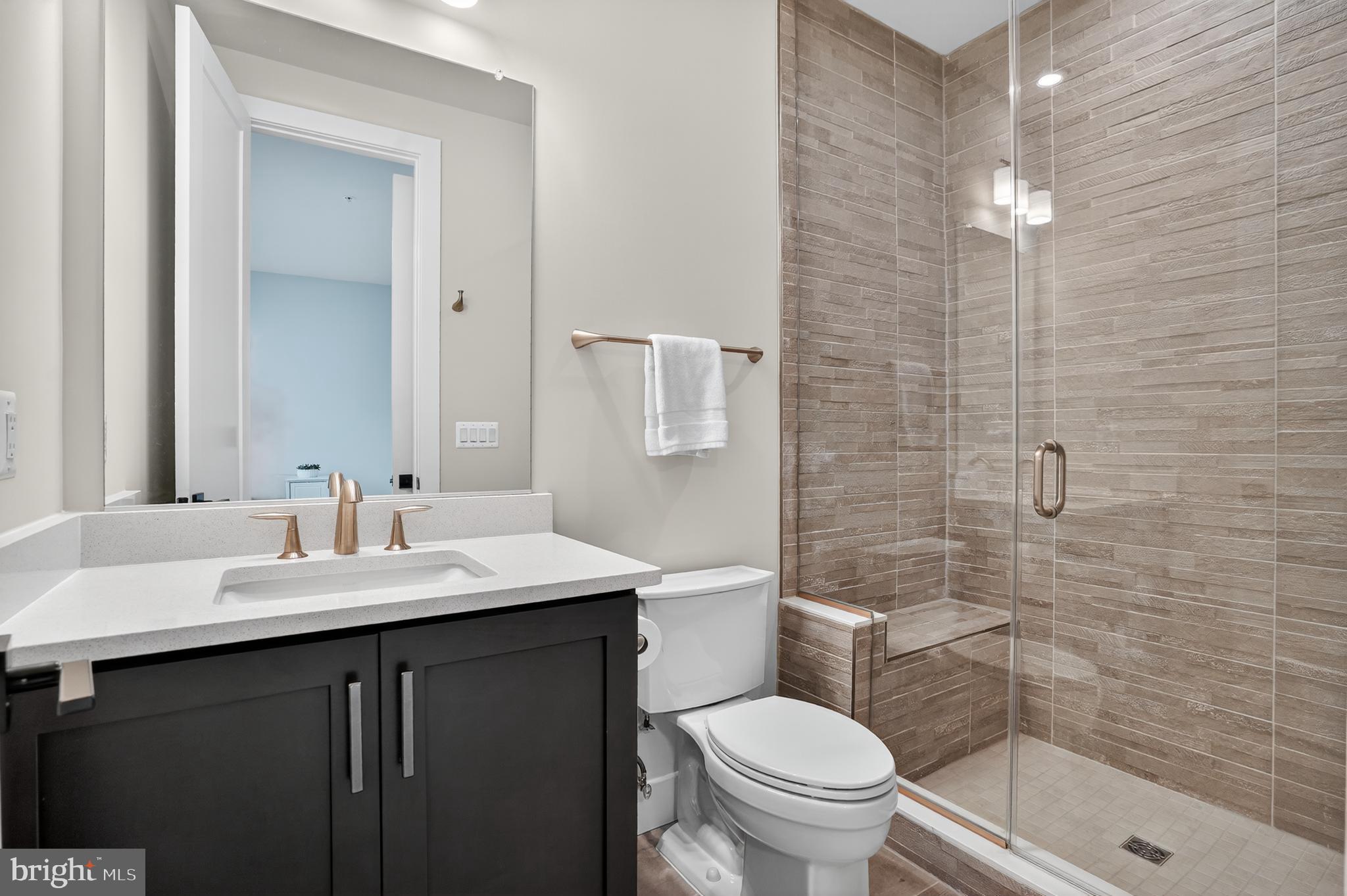 6917 SILVER LINDEN ST