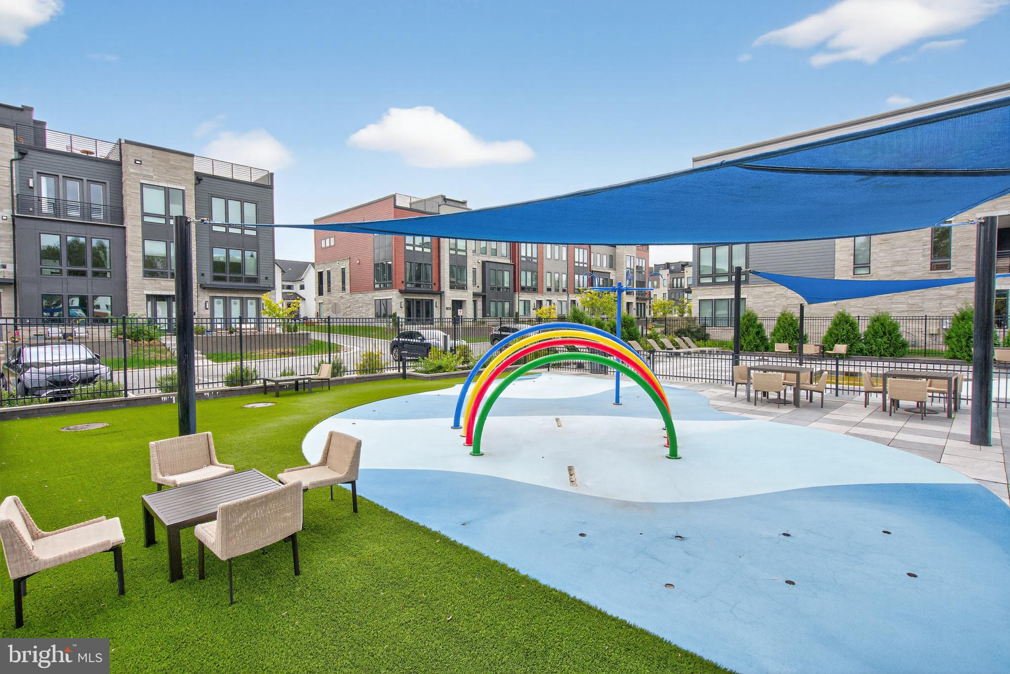 6917 SILVER LINDEN ST