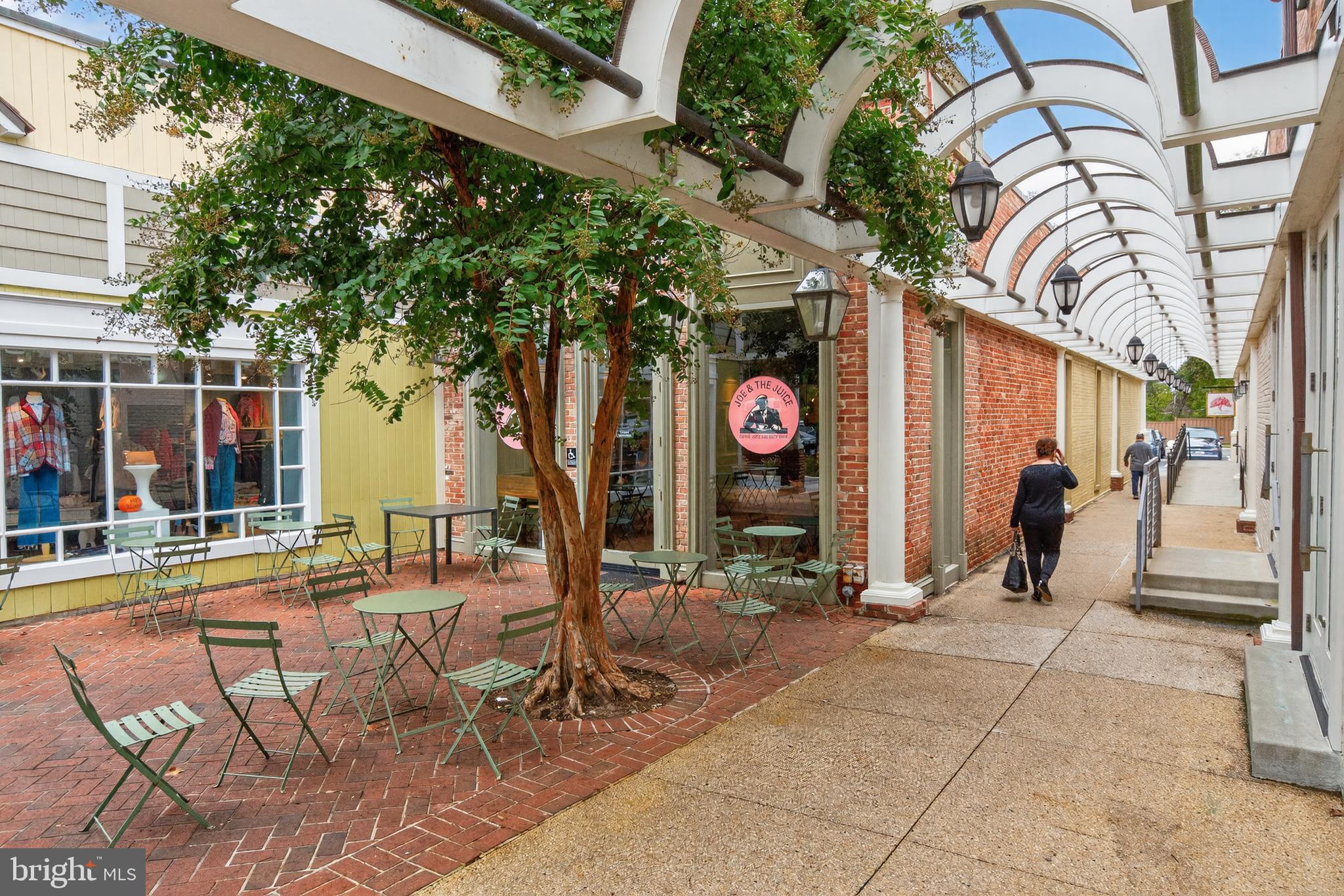 6917 SILVER LINDEN ST