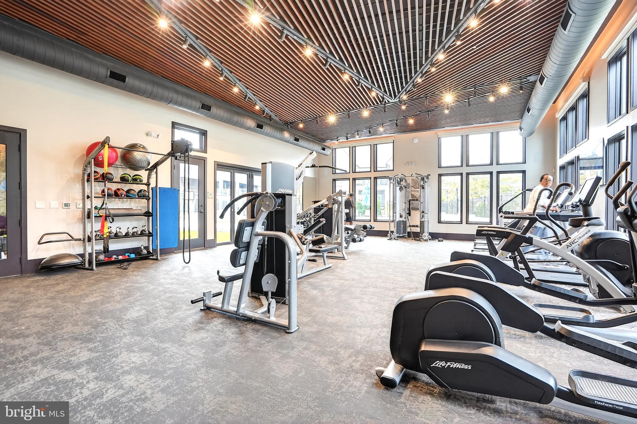 6917 SILVER LINDEN ST