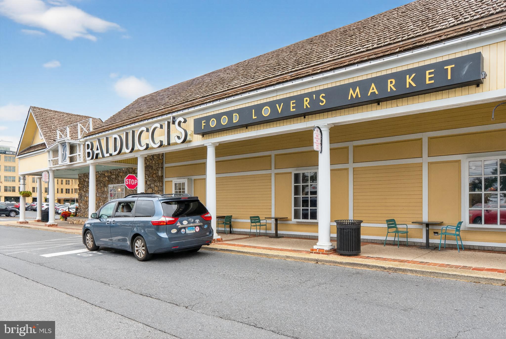 6917 SILVER LINDEN ST