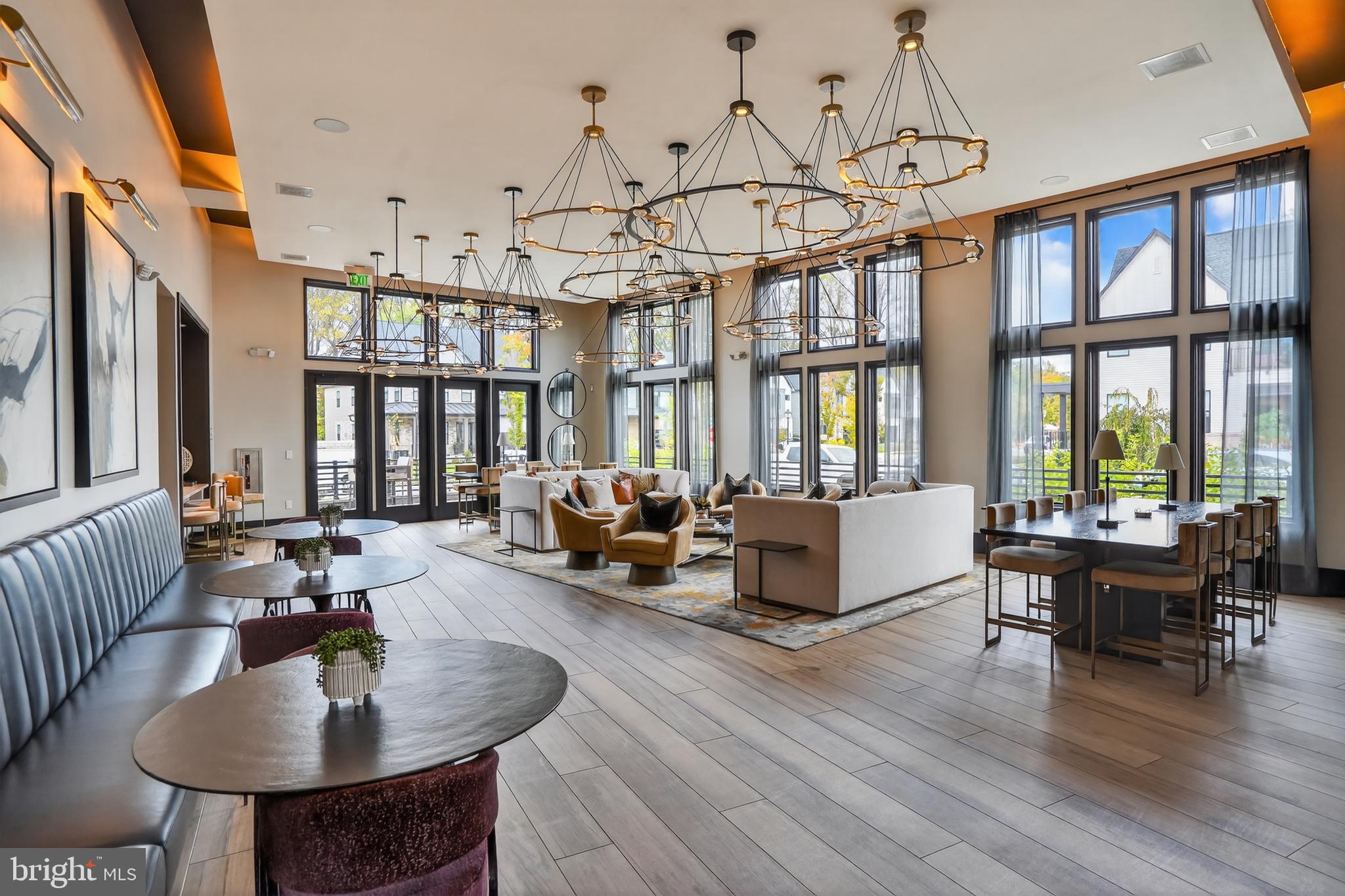 6917 SILVER LINDEN ST