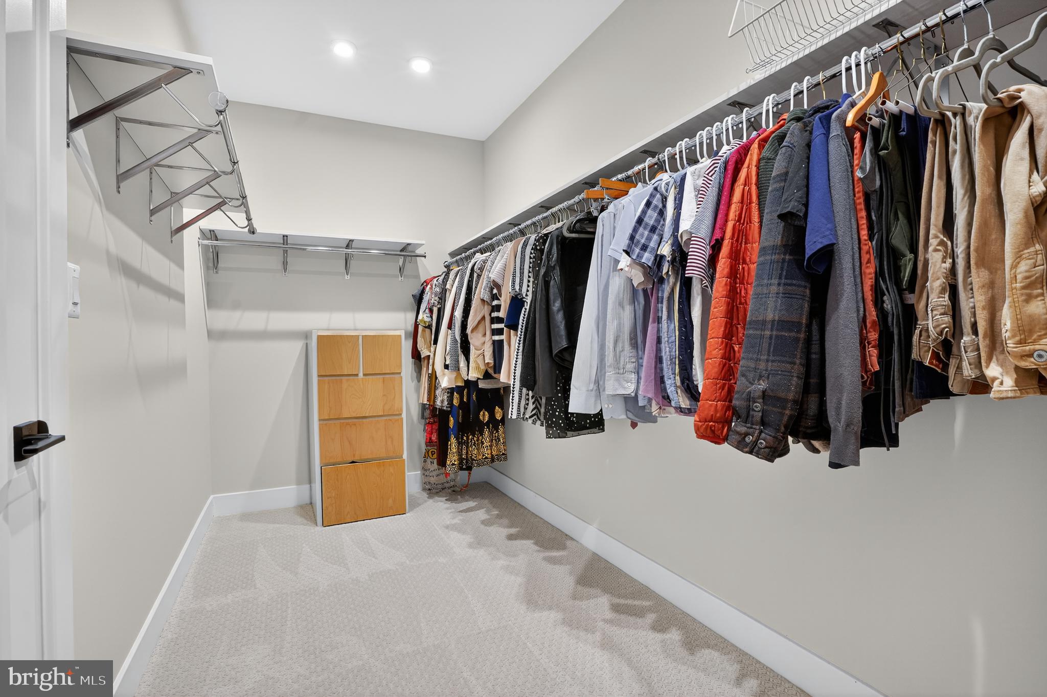 6917 SILVER LINDEN ST