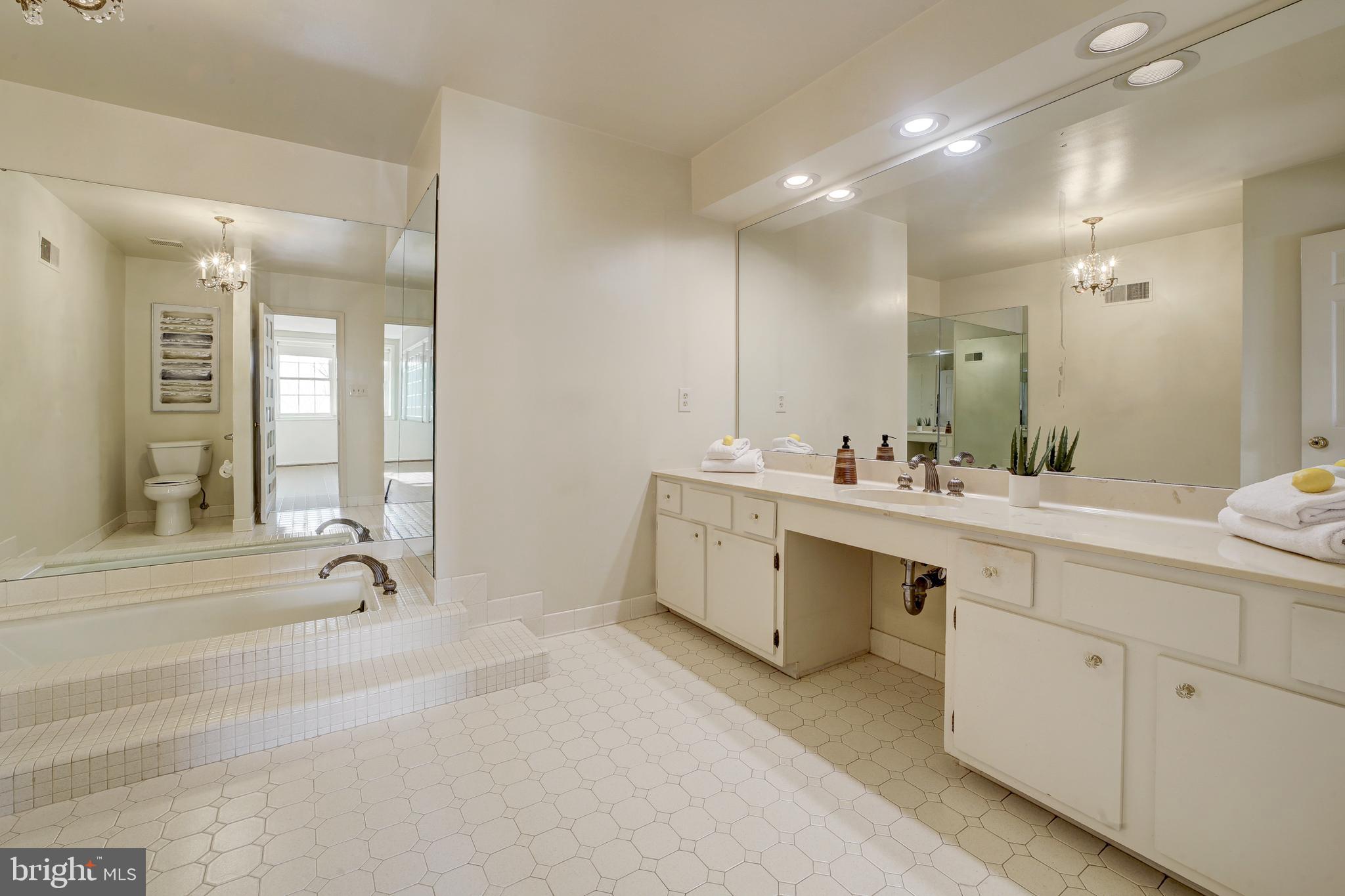 10902 WICKSHIRE WAY F