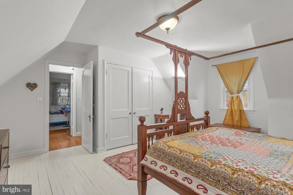 316 BREWSTER COURT