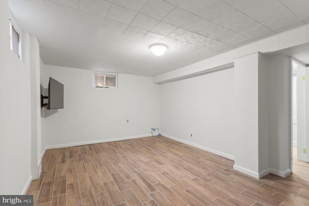 316 BREWSTER COURT