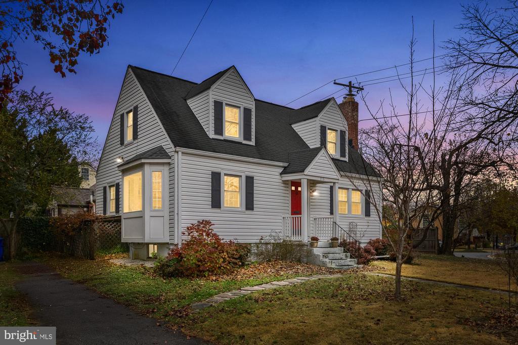 316 BREWSTER COURT