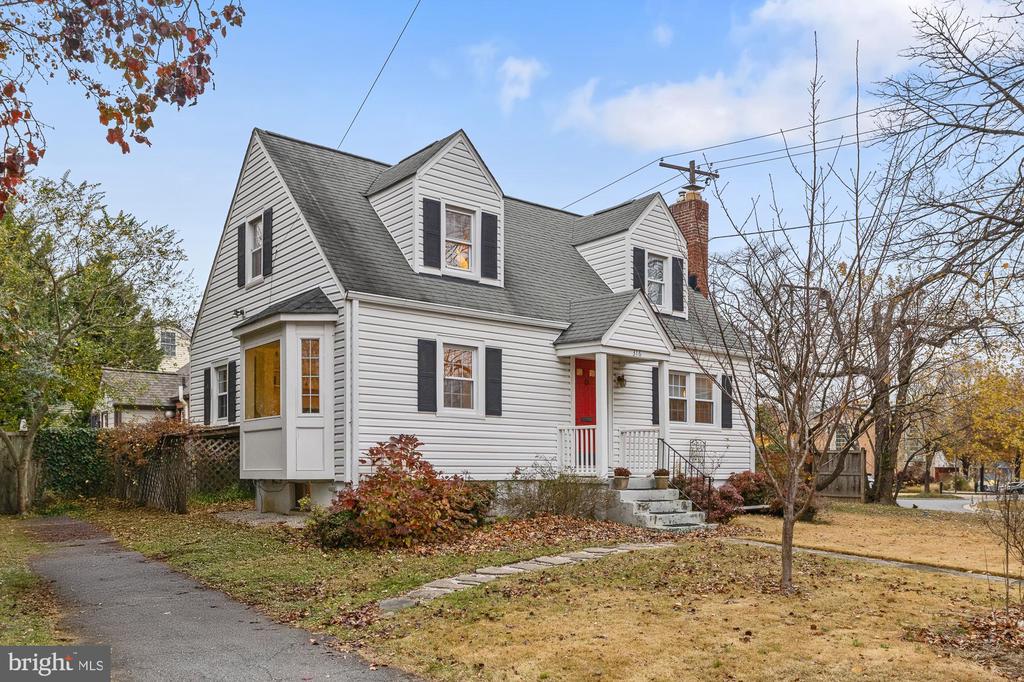 316 BREWSTER COURT
