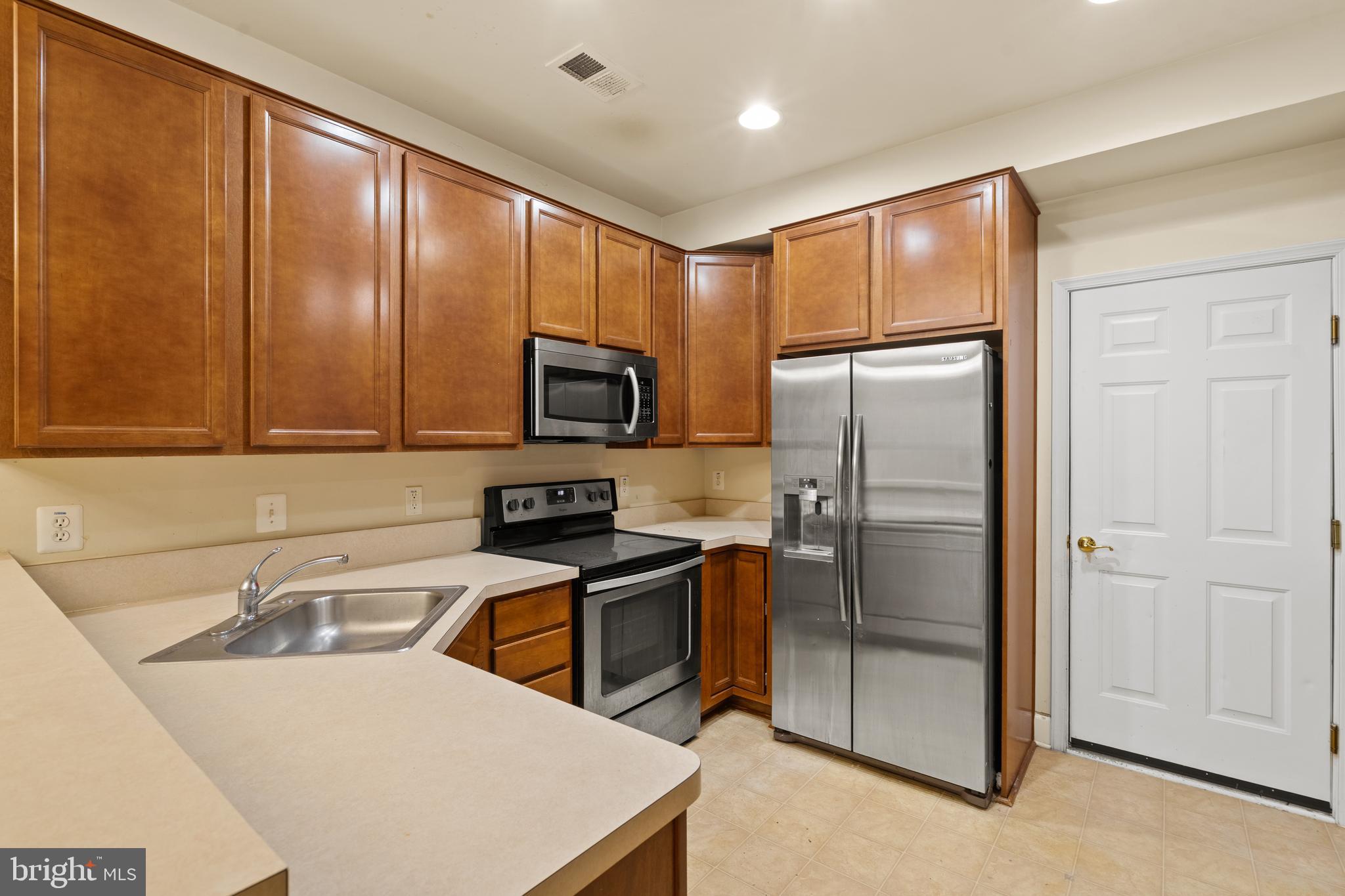 19407 BUCKINGHAM WAY 19407