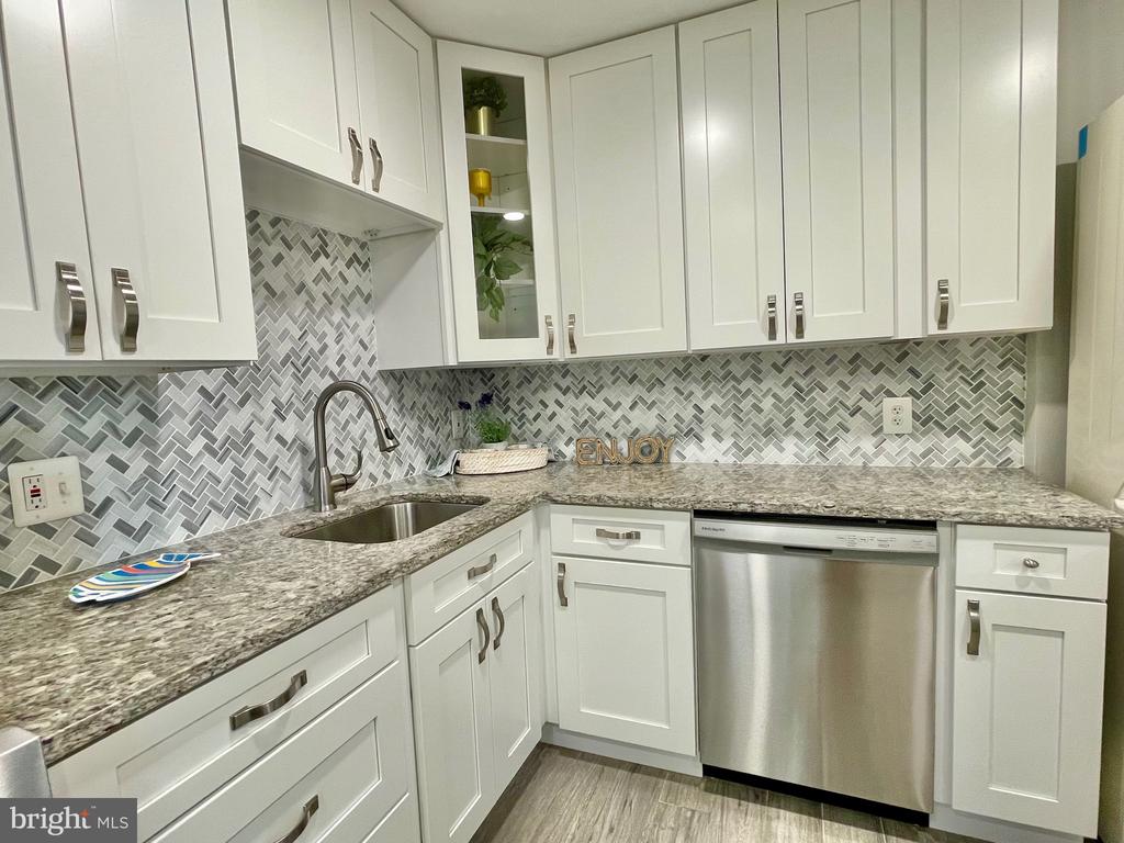 12001 OLD COLUMBIA PIKE 714