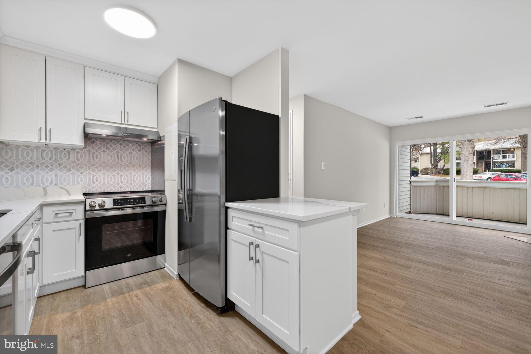 18207 SWISS CIRCLE 2-97