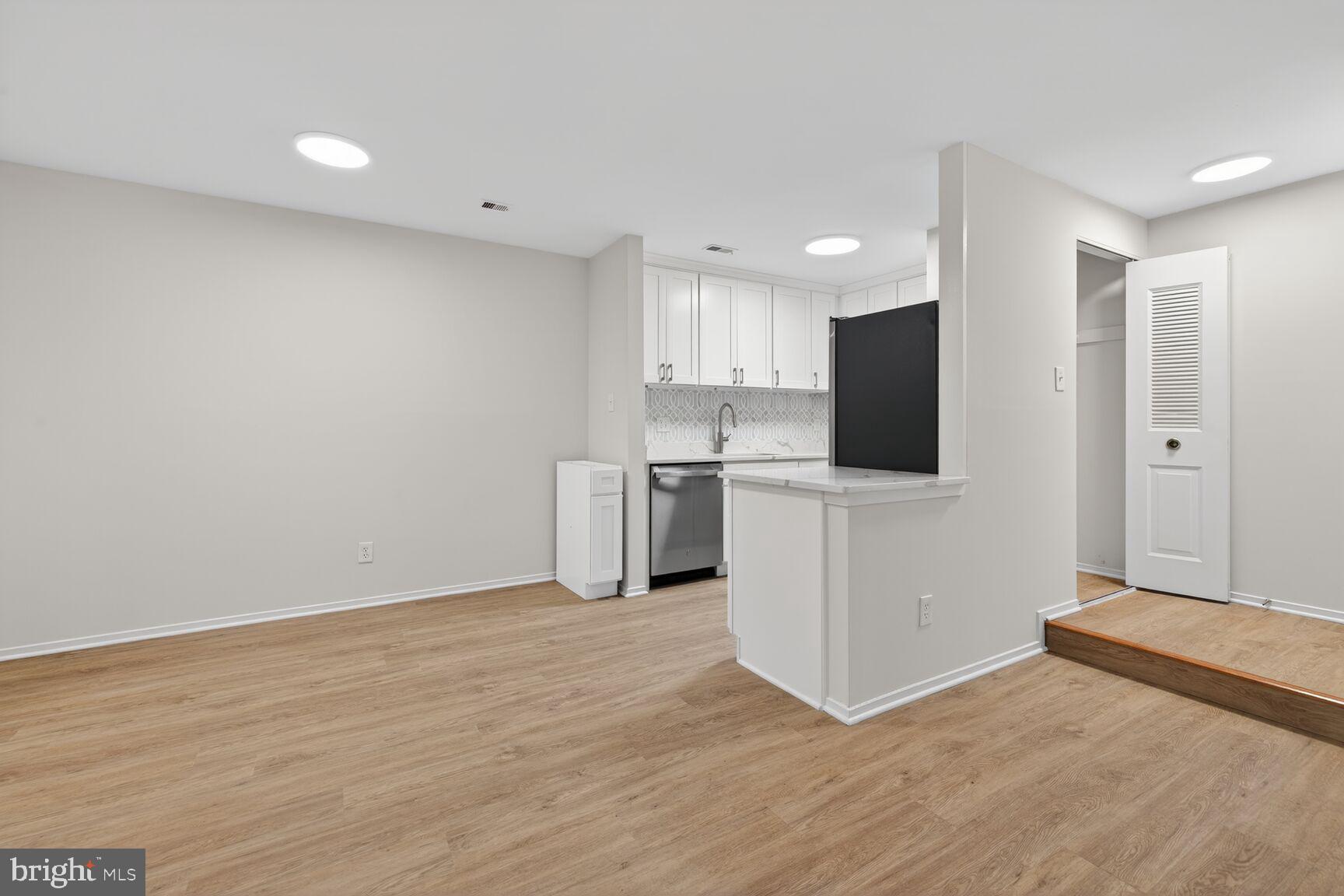 18207 SWISS CIRCLE 2-97