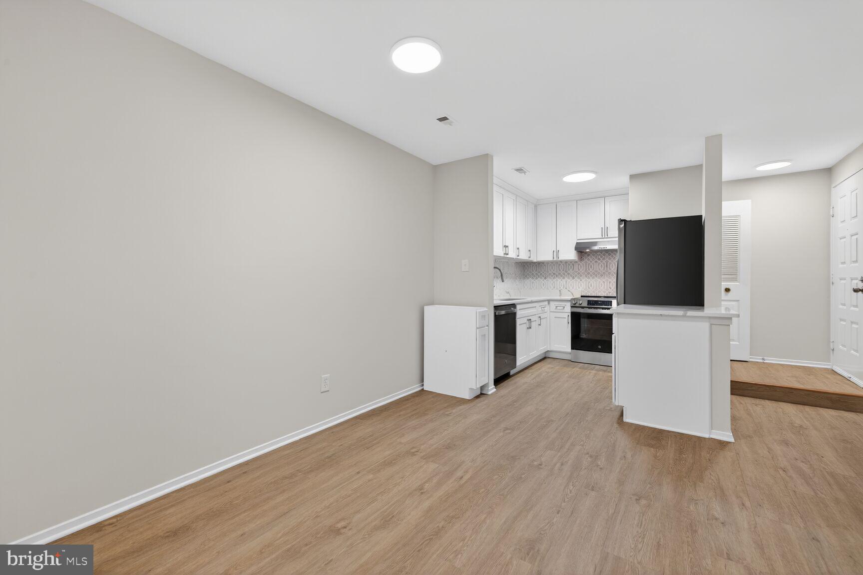 18207 SWISS CIRCLE 2-97