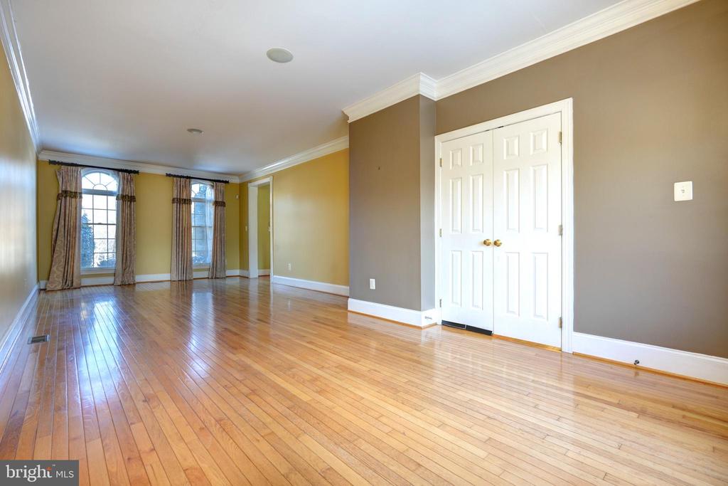 1 BLACK KETTLE COURT