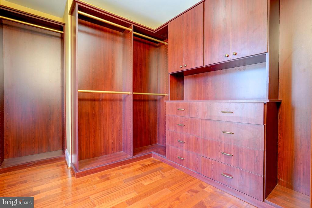 1 BLACK KETTLE COURT