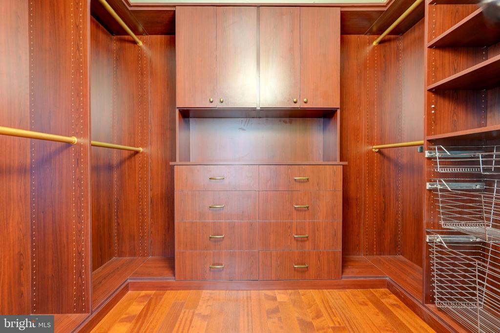 1 BLACK KETTLE COURT