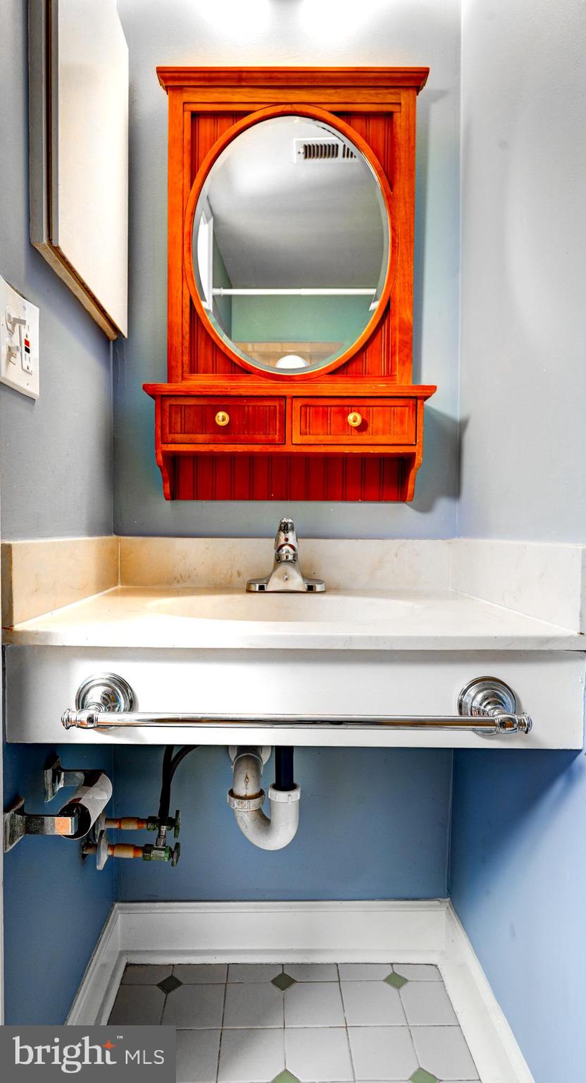 20212 RAVENSDALE COURT