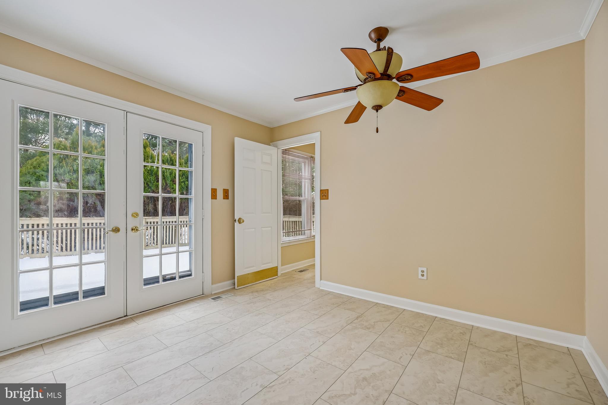 16405 EQUESTRIAN LANE