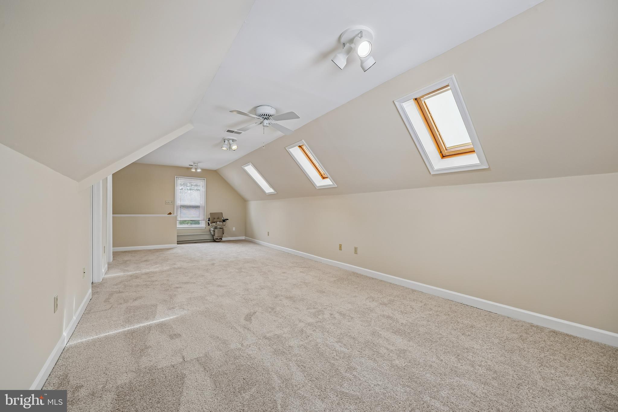 16405 EQUESTRIAN LANE