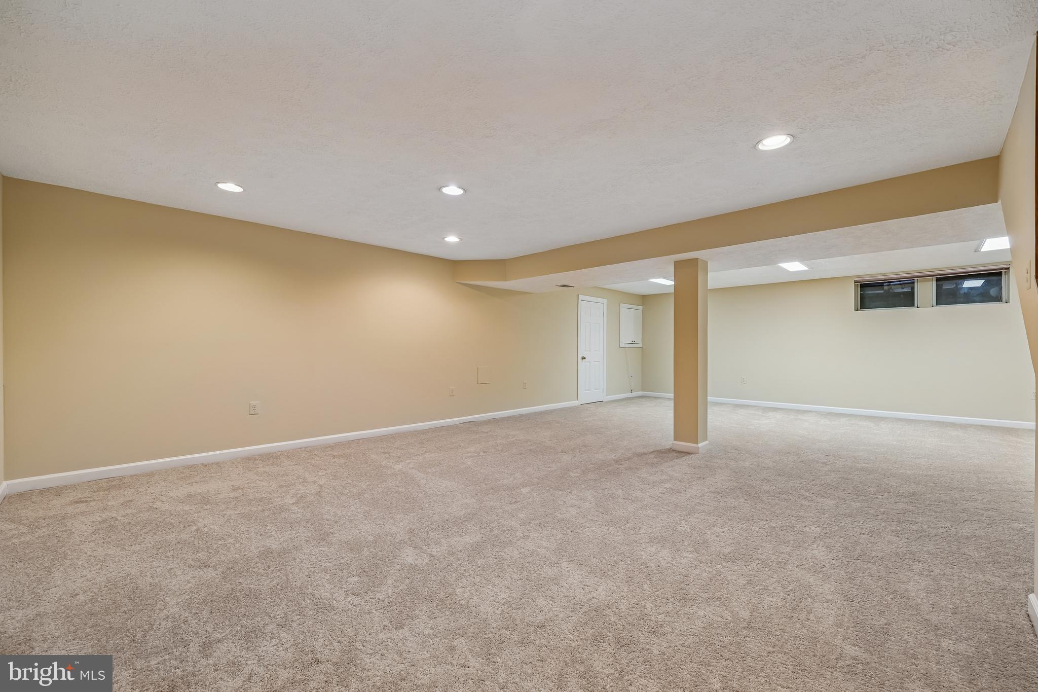 16405 EQUESTRIAN LANE