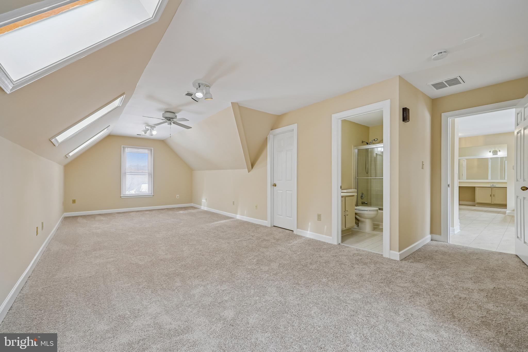 16405 EQUESTRIAN LANE