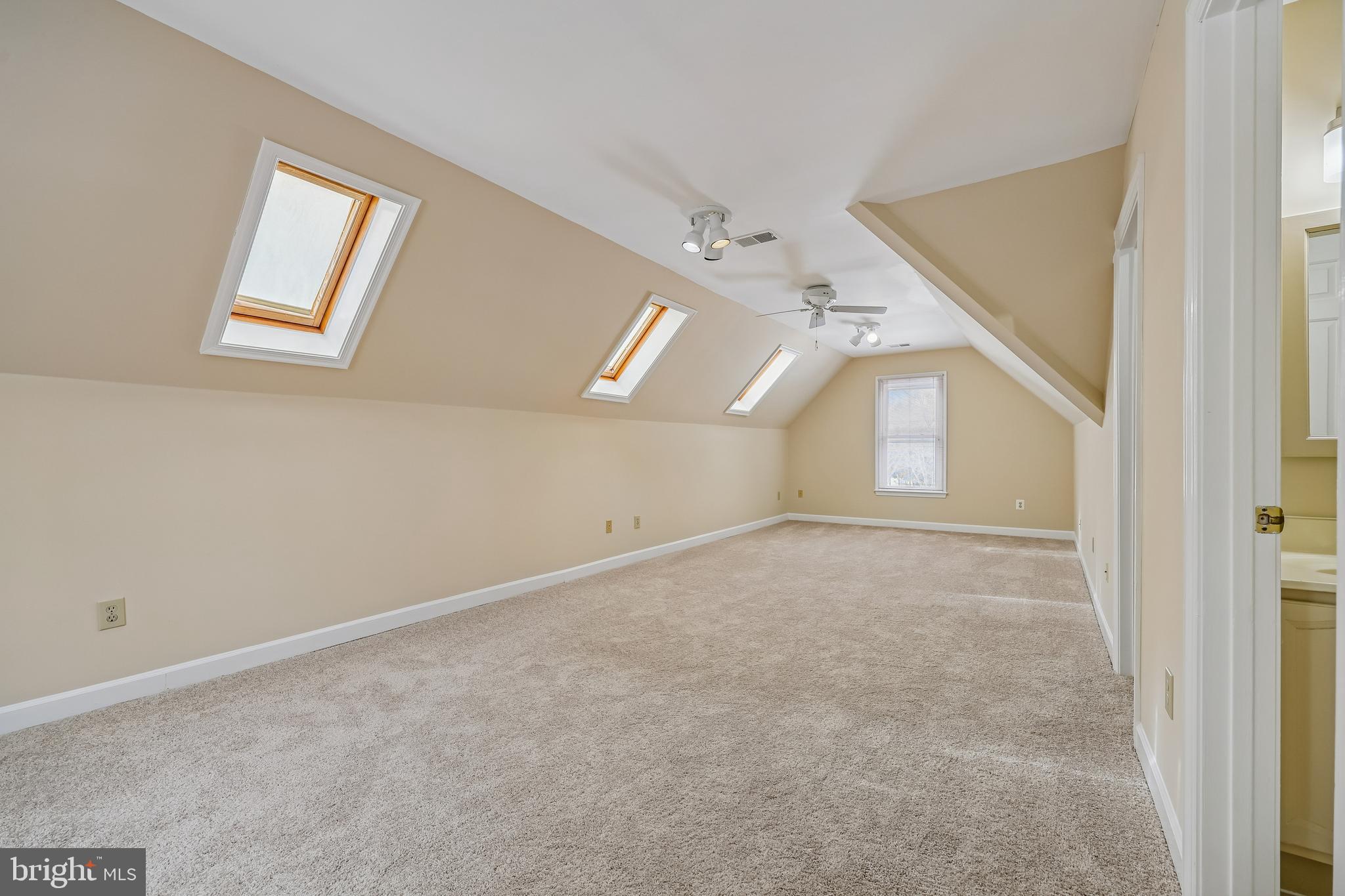 16405 EQUESTRIAN LANE